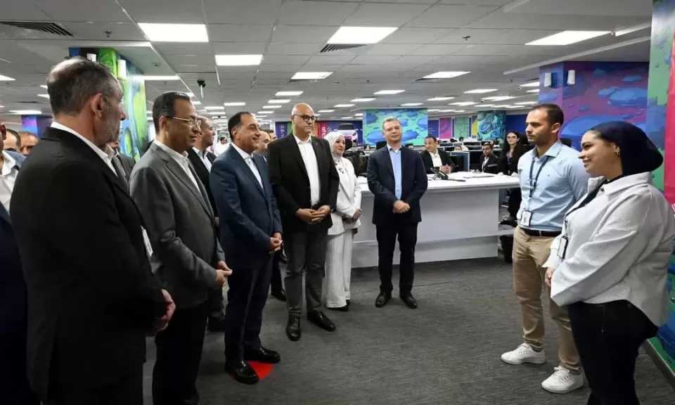 رئيس الوزراء يزور مقر شركة ساذرلاند الأمريكية الرائدة في مجال خدمات العمليات التجارية