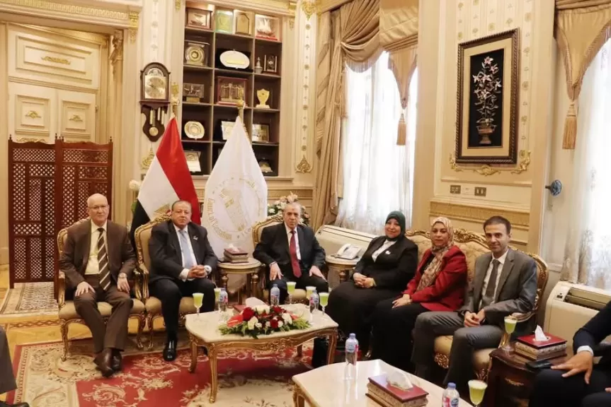 خط أحمر