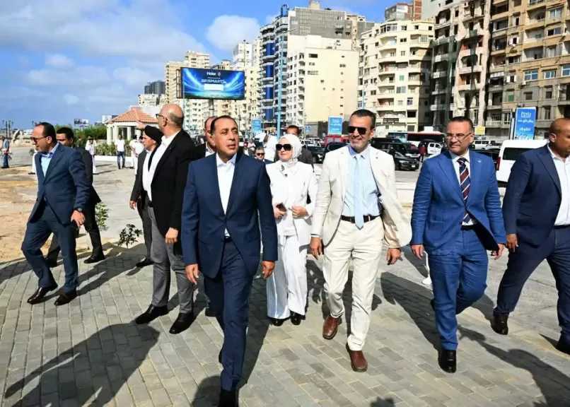 رئيس مجلس الوزراء يتفقد مشروع تطوير كورنيش الإسكندرية