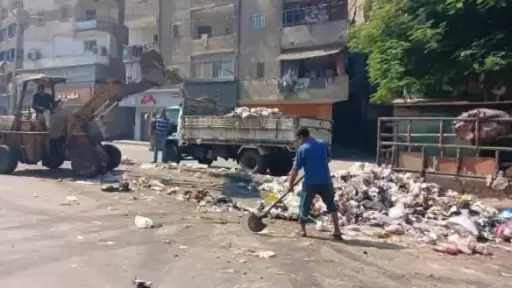 الهيئة العامة للنظافة بالجيزة ترفع المخلفات من عدة أحياء استجابة لشكاوى المواطنين