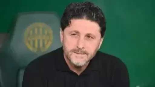 مدرب طرابزون سبور يستقيل من منصبه بعد رباعية فيرينكفاروسي