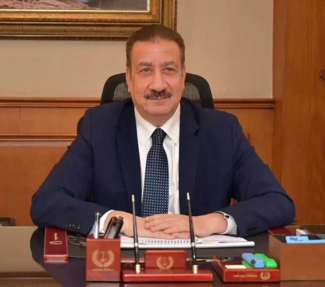 محافظ بورسعيد يوجه رؤساء الأحياء بمنع مكبرات الصوت بالكافتيريات والباعة الجائلين