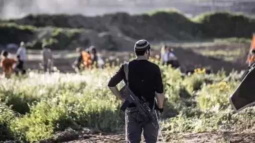 الضفة.. مستوطنون يخربون مزرعة ويمنعون فلسطينيين من الصلاة