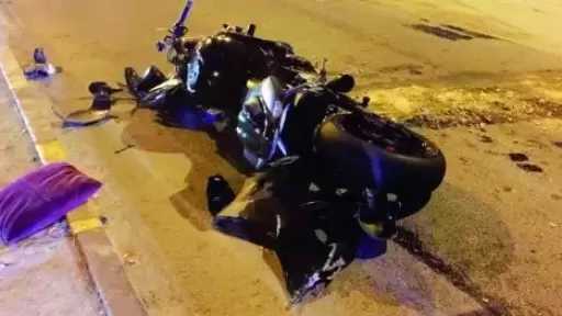 مصرع 3 شباب وإصابة آخر في تصادم جراء حركات استعراضية بحفل زفاف بأسيوط