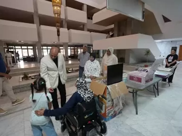 خط أحمر
