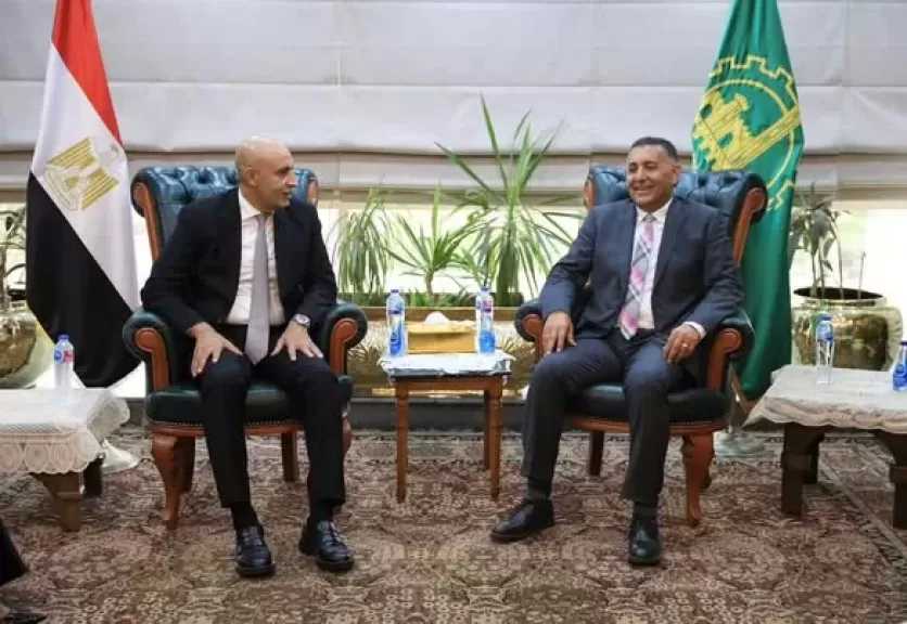 محافظ القليوبية يستقبل وزير التعليم بديوان عام المحافظة تمهيدًا لافتتاح 3 مدارس بمركزي بنها وطوخ