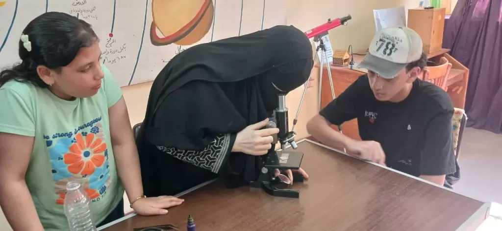 نادي العلوم المركزي بالغربية يستضيف عدداً من الطلاب لإجراء التجارب العملية
