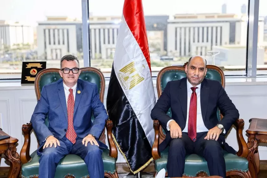 خط أحمر