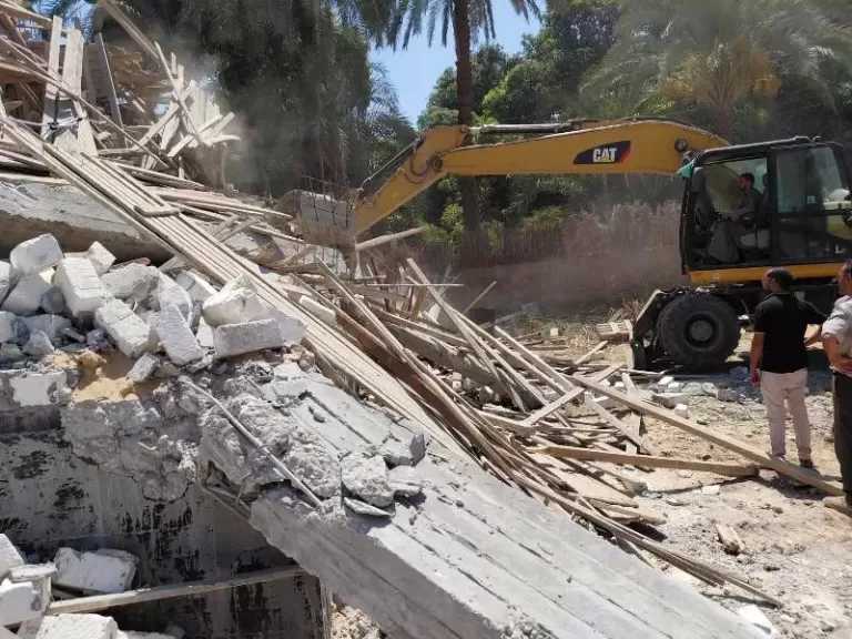 وزيرة الإسكان تُصدر 27 قرارًا لإزالة مخالفات بناء بالساحل الشمالي الغربي