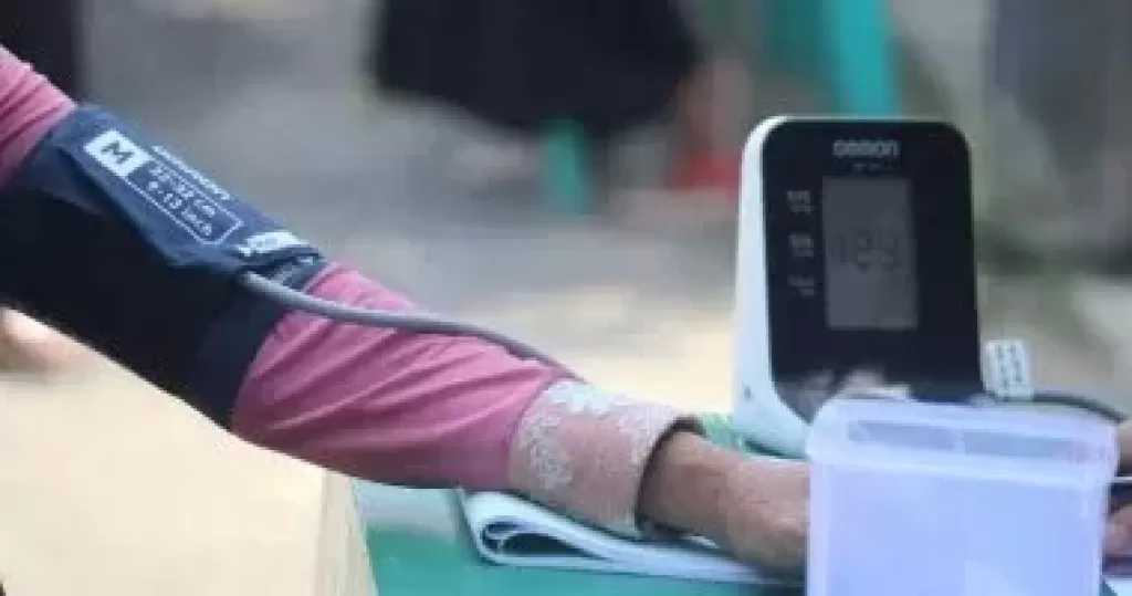 عادات يومية تبدو عادية ترفع ضغط الدم في صمت