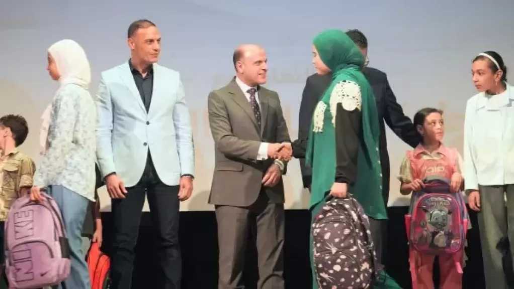 محافظ الغربية يشهد تسليم الحقائب والأدوات والمستلزمات الدراسية للطلاب الأولى بالرعاية