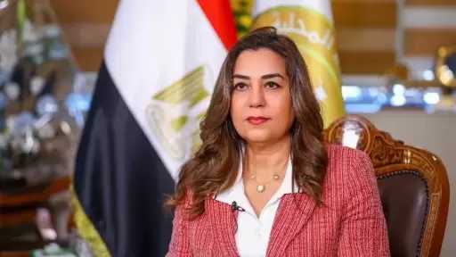 وزيرة التنمية المحلية توجه بتكثيف حملات قياس عوادم السيارات والمرور الليلي على أماكن زراعة الأرز