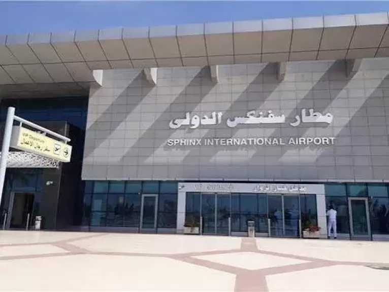 وفاة موظف أسفل عجلات «كلارك» بمطار سفنكس