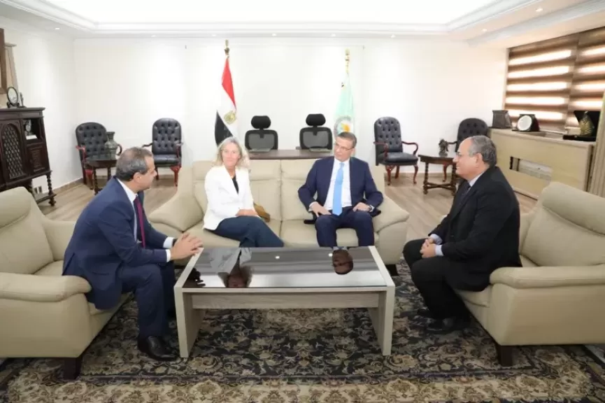 خط أحمر
