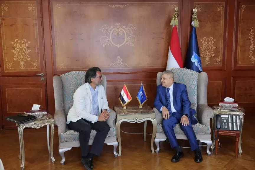 الفريق أسامة ربيع يلتقي الرئيس التنفيذي لمؤسسة لويدز ليست انتليجينس لتعزيز التعاون والتنسيق المشترك