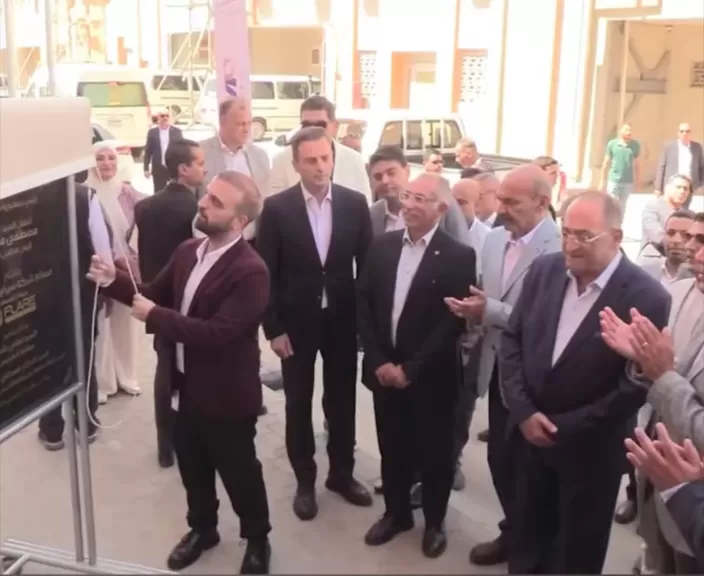 خط أحمر