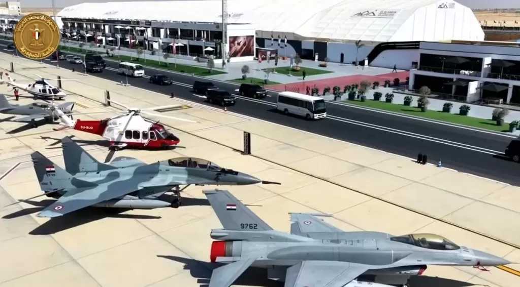 الرئيس السيسي يشهد افتتاح معرض العلمين الدولي للطيران والفضاء