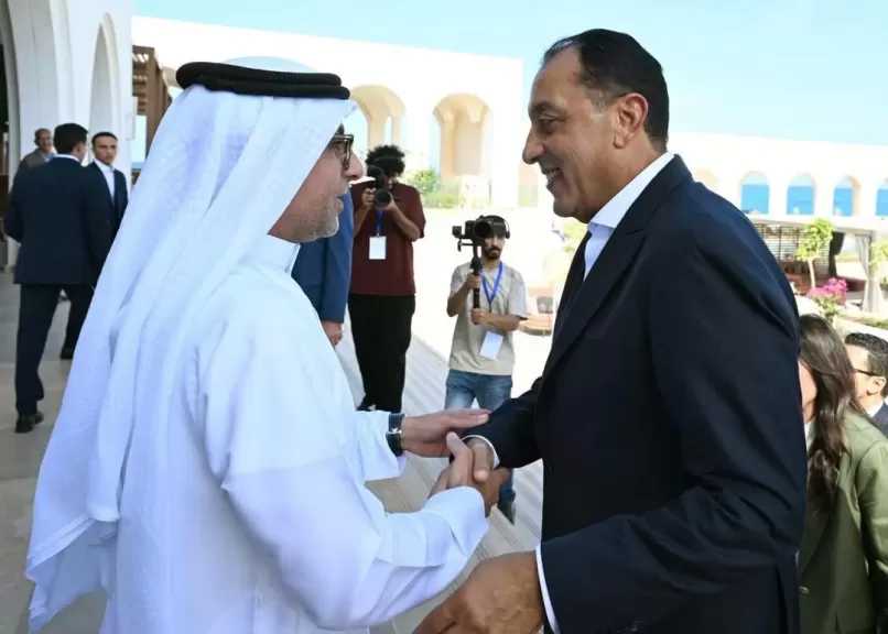 رئيس الوزراء يبدأ جولة تفقدية بمشروعات تنمية مدينة رأس الحكمة الجديدة