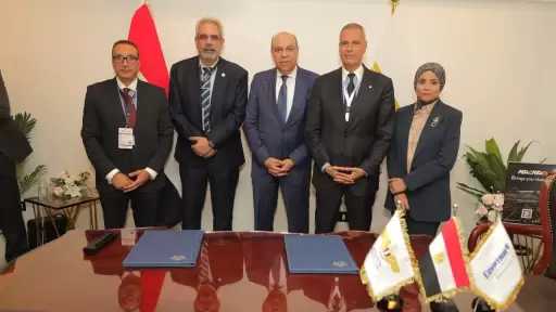 وزير الطيران المدني يشهد توقيع اتفاقية بين مصر للطيران والأياتا لدعم الإستدامة البيئية