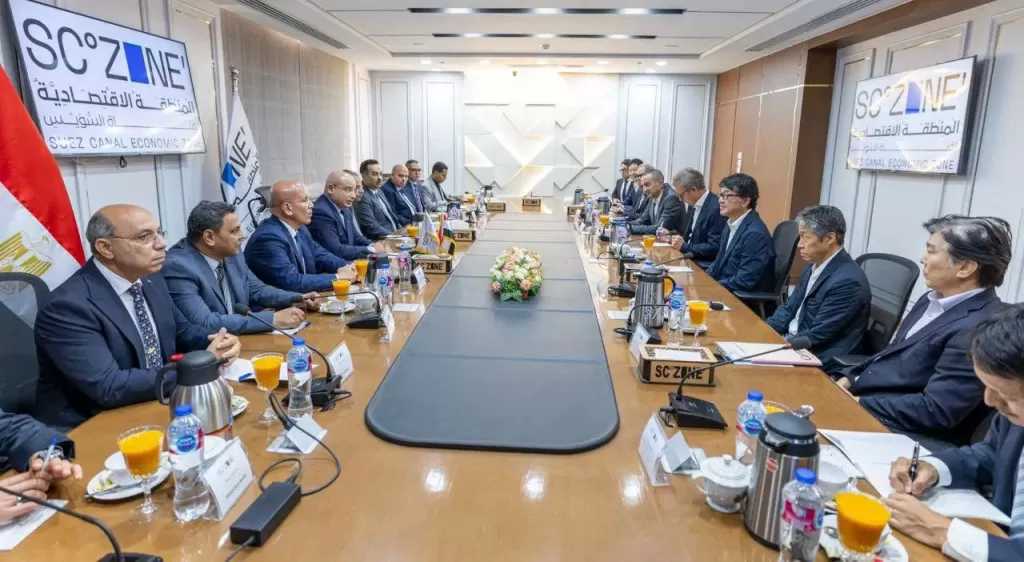رئيس اقتصادية قناة السويس يلتقي وفدًا رفيع المستوى من شركة تويوتا تسوشو اليابانية في بورسعيد