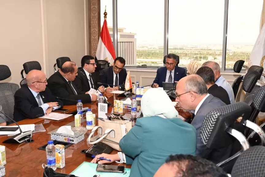وزير التموين يلتقي بعدد من السادة أعضاء مجلسي النواب والشيوخ
