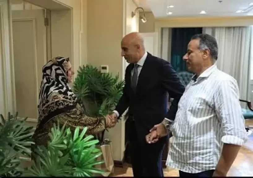 مديرة مدرسة القليوبية صالحة أبو الفضل: لم أتوقع التكريم من وزير التعليم وتحدثنا دون أي قيود
