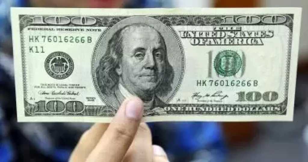 خبير اقتصادي: التحرر من هيمنة الدولار يحتاج 10 سنوات