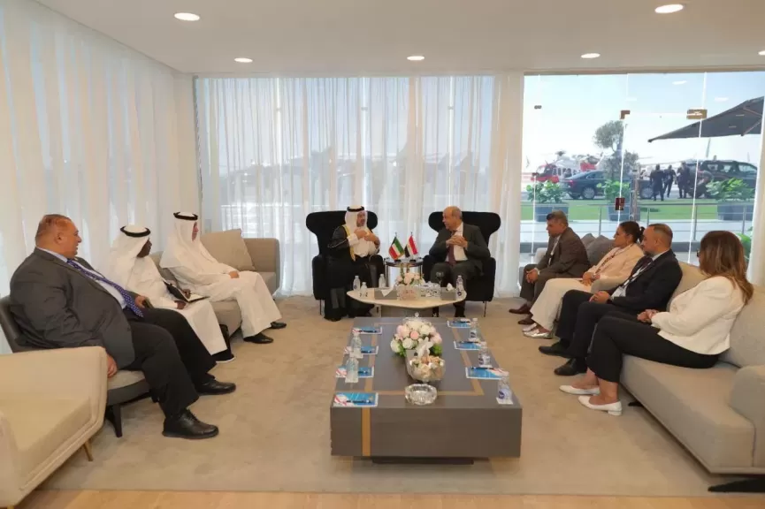 خط أحمر