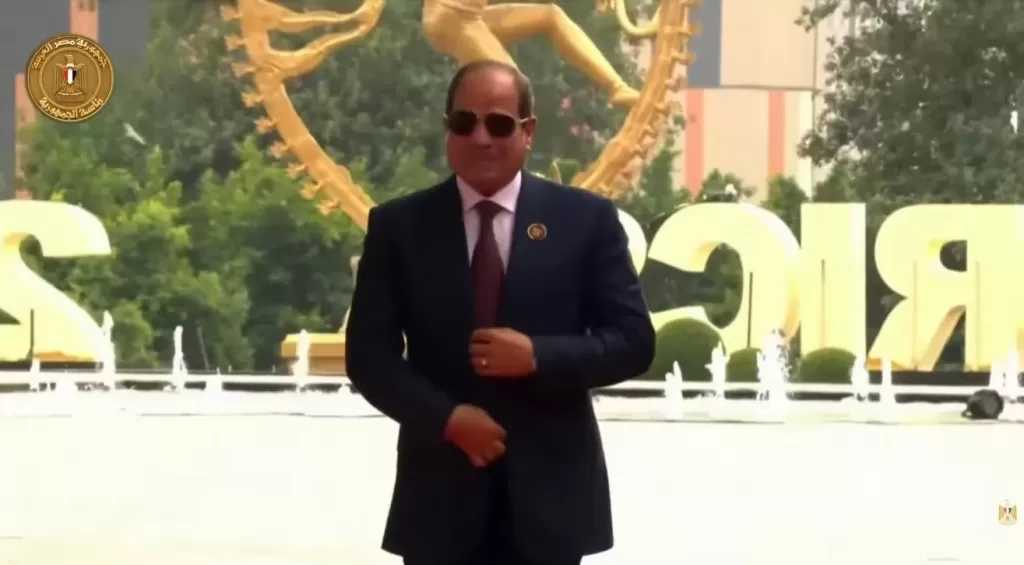 الرئيس السيسي ورؤساء وفود الدول يتفقدون معرض «مرور 20 عاما على تدشين تجمع البريكس»