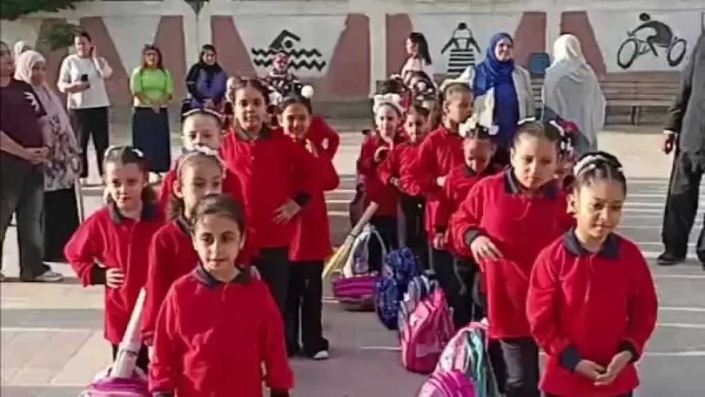 فرحه في أول يوم دراسي.. مدارس المنيا تستقبل 1.5 مليون طالب و315 فصلًا جديدًا