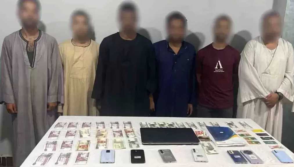 ضبط تشكيل عصابى يستولى على أموال المواطنين بزعم قدرتهم على العلاج الروحانى