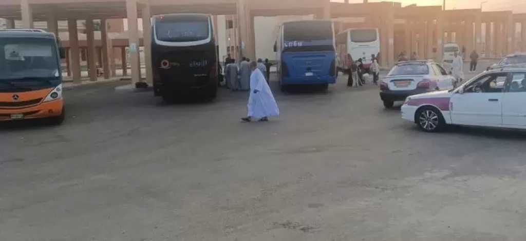 محافظ قنا: انتظام حركة العمل والمرور بمجمع المواقف الجديد