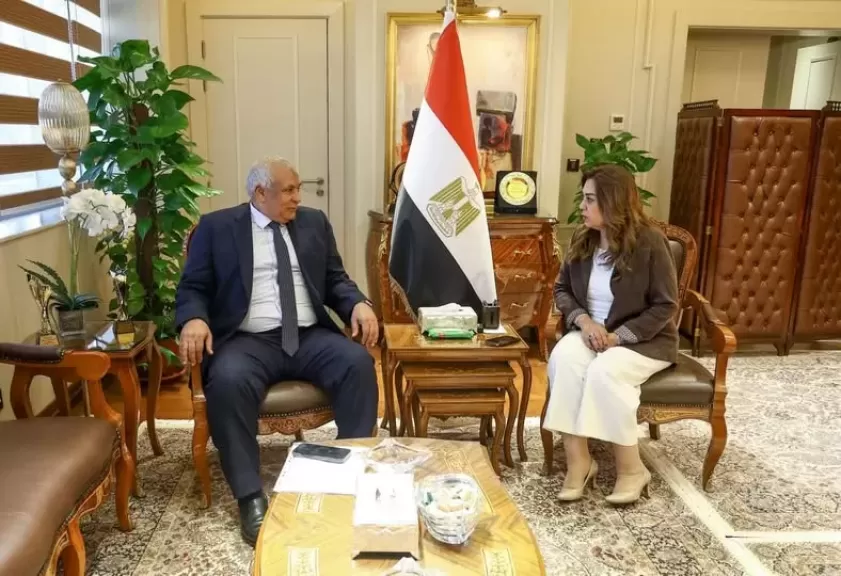 خط أحمر