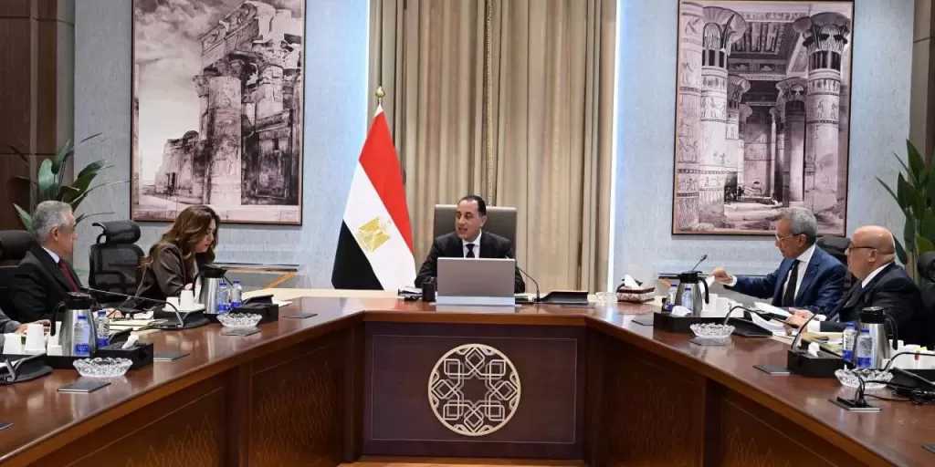 رئيس الوزراء يستعرض التعديلات المقترحة على قانون التصالح في بعض مخالفات البناء وتقنين أوضاعها