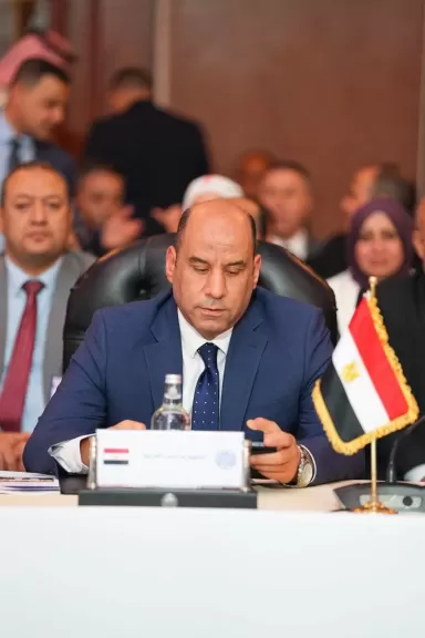 خط أحمر