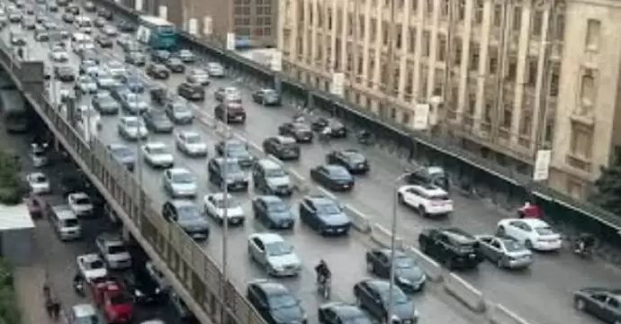 كثافات مرورية متوسطة ومرتفعة بعدد من محاور القاهرة والجيزة صباح الأربعاء