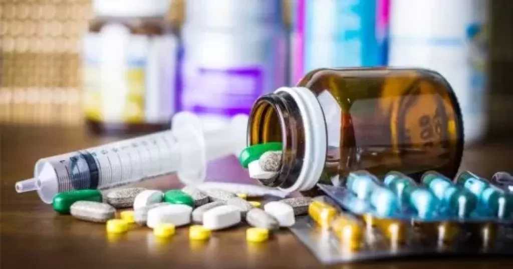 منها علاجات لضغط الدم.. 5 أدوية قد تتفاعل سلبا مع الشاي الأخضر