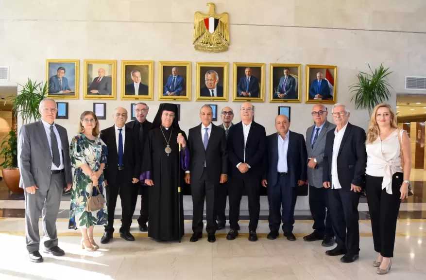 وزير الخارجية يستقبل رموزًا من المصريين من أصول أرمينية