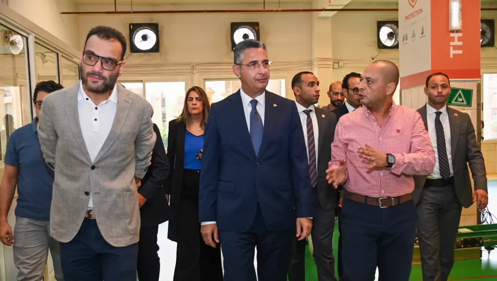 خط أحمر