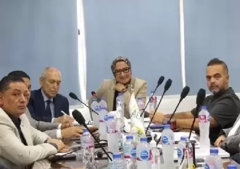 خط أحمر