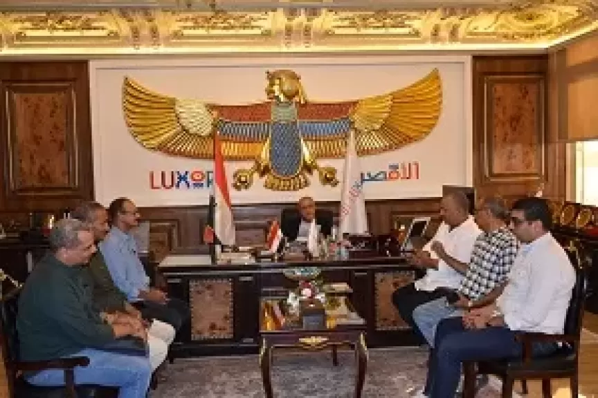 خط أحمر