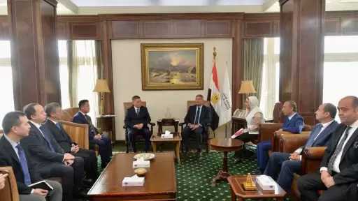 رئيس الأعلى للإعلام ونائب رئيس الهيئة الوطنية الصينية للإذاعة والتلفزيون يبحثان تعزيز التعاون الإعلامي بين البلدين