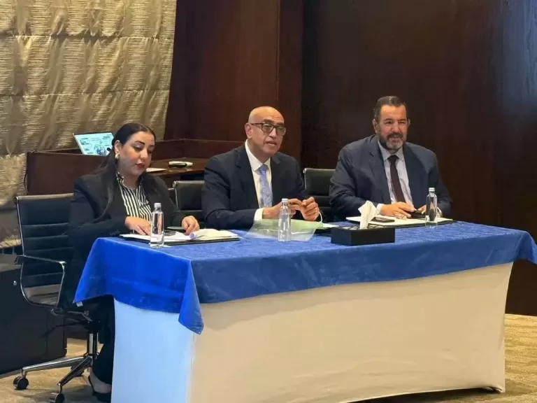 خط أحمر