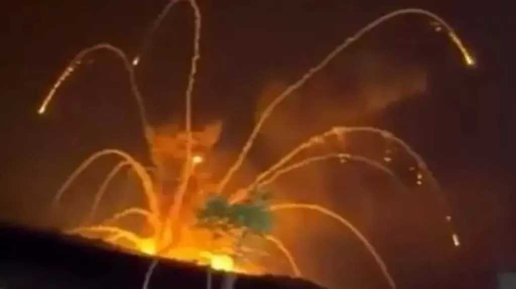 انفجارات في مستودع أسلحة تابع للجيش السوري جنوب حلب