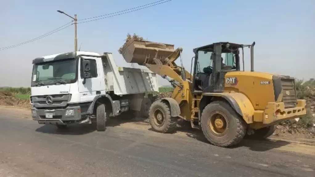 بمشاركة المجتمع المدني.. رفع 744طنًا مخلفات بطريقي قوص-الحلة والخرانقة بقنا