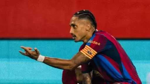 قلق فى برشلونة بسبب لاعبيه الدوليين.. أبرزهم رافينيا