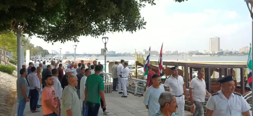 خط أحمر