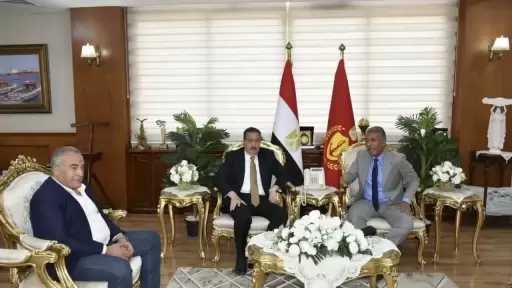 محافظ بورسعيد يوجه بزيادة صناديق القمامة والعمالة وتعزيز منظومة الجمع المنزلي