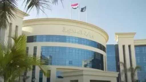 إنهاء خدمة فرد شرطة لتجاوزه ضد مواطن بمحطة قطارات القاهرة