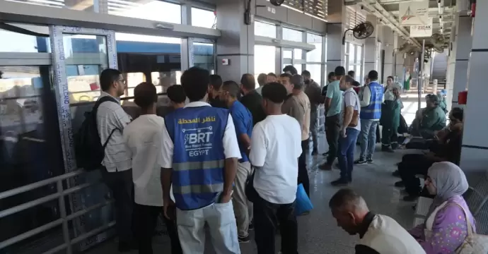 توافد الركاب على محطات المرحلة الثانية من الأتوبيس الترددي BRT مع بدء التشغيل اليوم